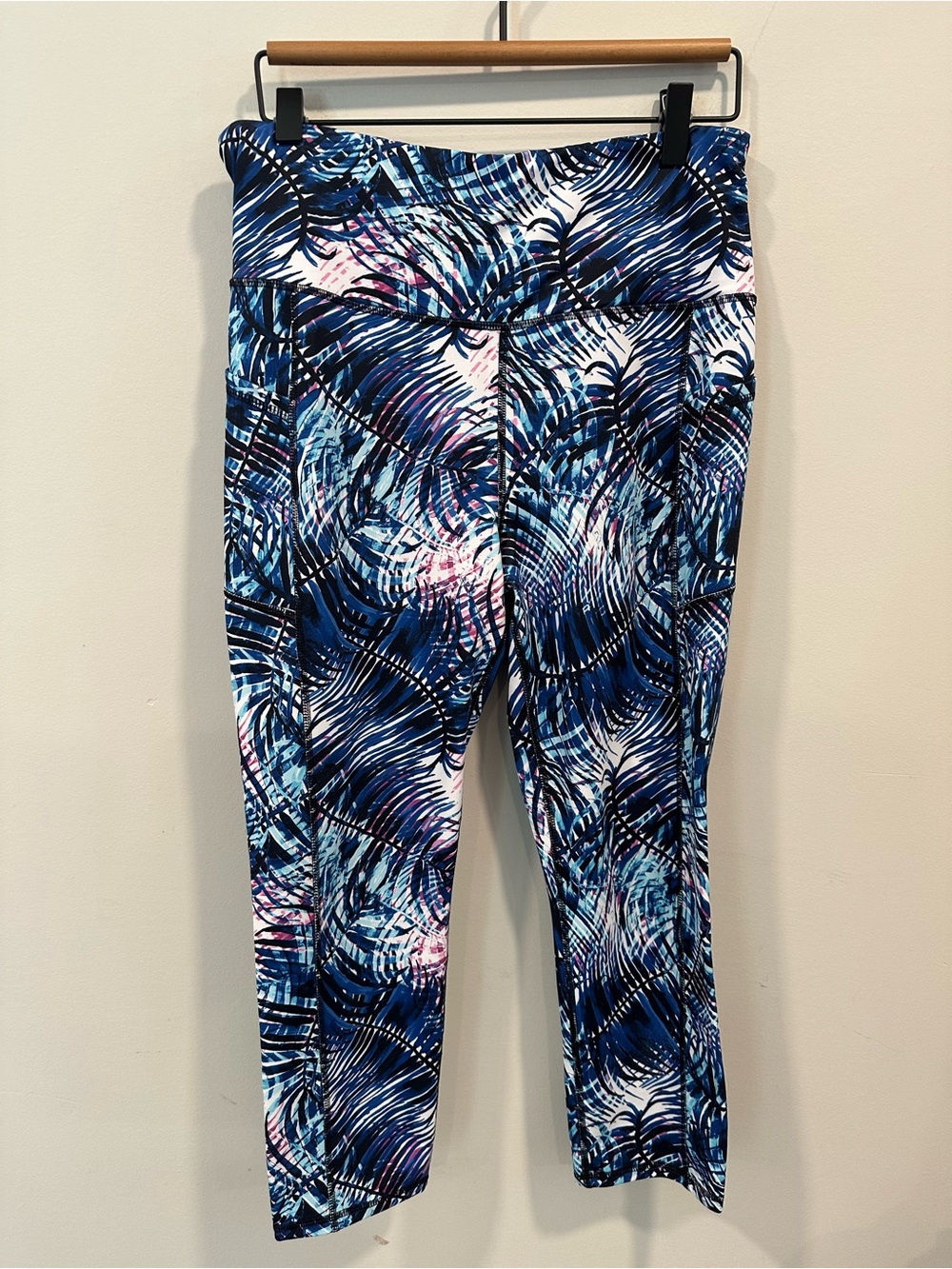 GAIAM Blue, Navy & White Swirl Print Active Leggings